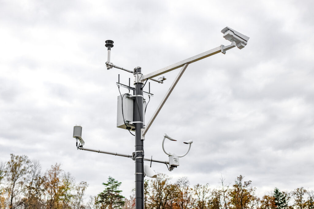 Straßenwetterdaten für automatisiertes und autonomes fahren - Straßenwetterstation auf der Teststrecke Österreich